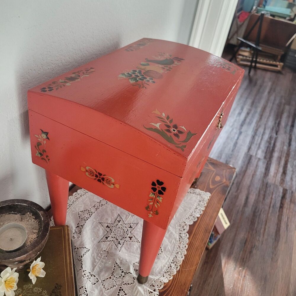 Vintage Pennsylvania Dutch Stenciled Heart Wooden Chest Box Folk Art 14.5” FLAW - Picture 2 of 16